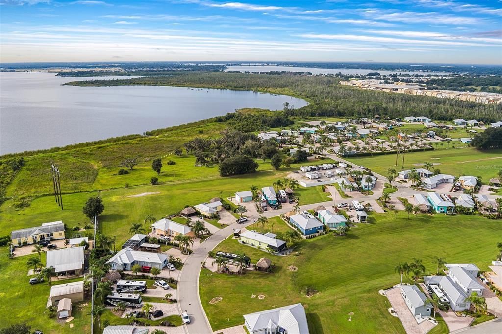 На продажу: $70,000 (0.09 acres)