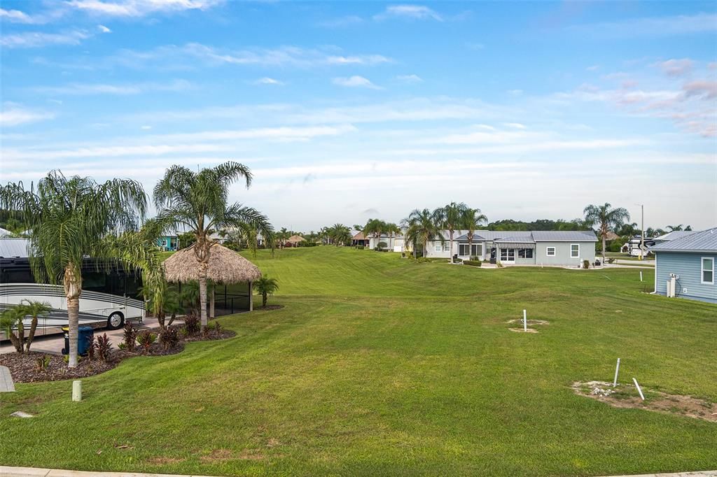 На продажу: $70,000 (0.09 acres)