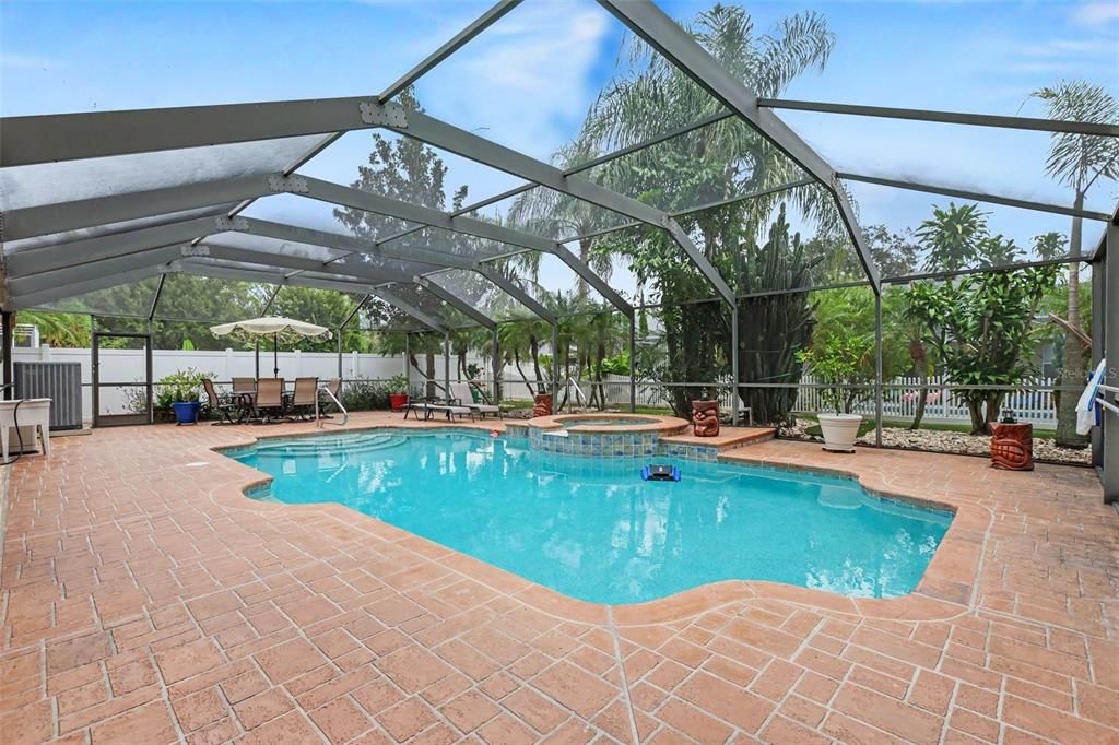 For Sale: $600,000 (4 beds, 3 baths, 2626 Square Feet)