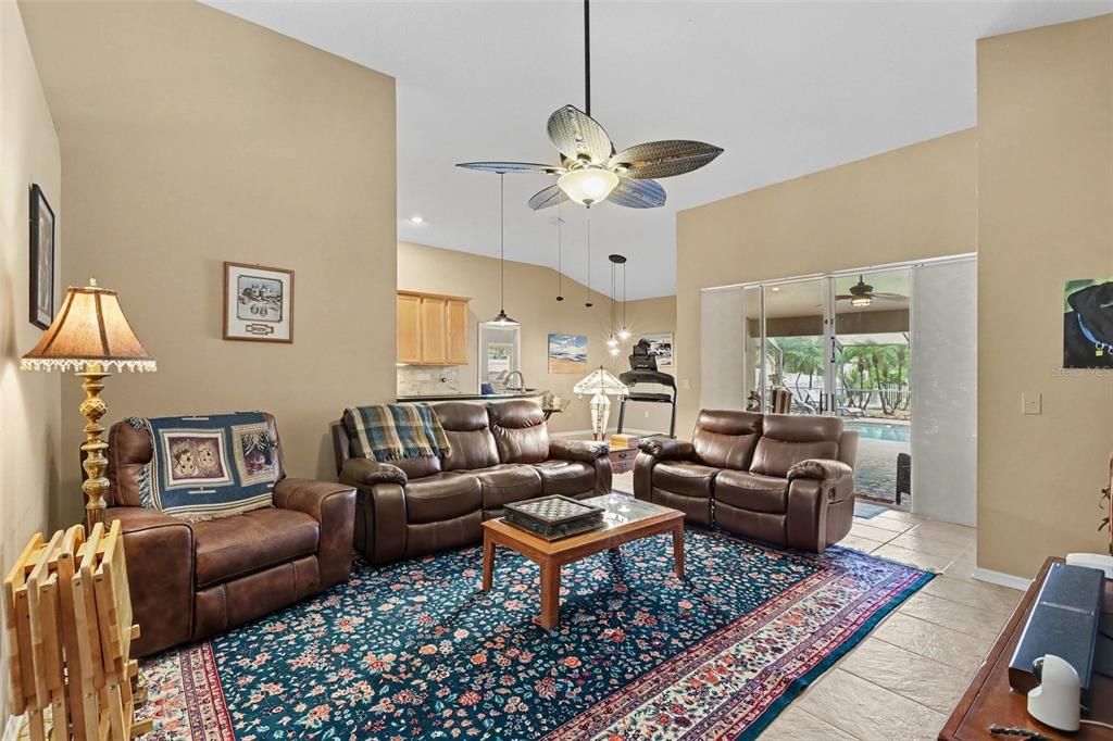 For Sale: $600,000 (4 beds, 3 baths, 2626 Square Feet)