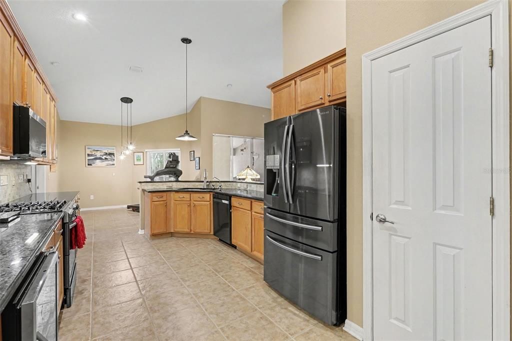For Sale: $600,000 (4 beds, 3 baths, 2626 Square Feet)