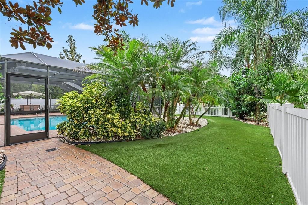 For Sale: $600,000 (4 beds, 3 baths, 2626 Square Feet)