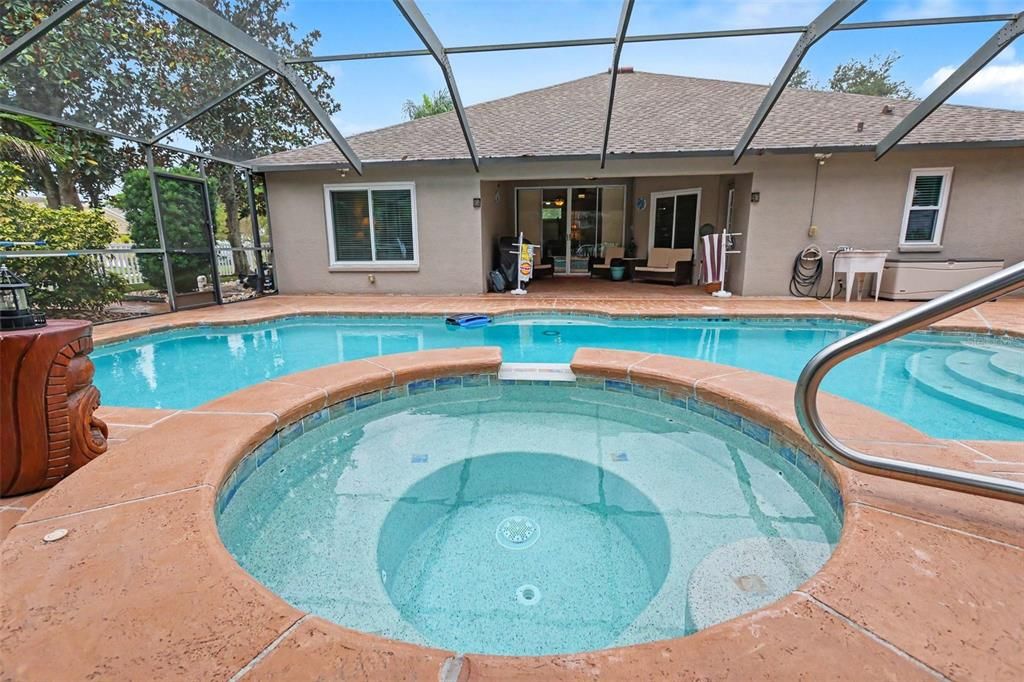 For Sale: $600,000 (4 beds, 3 baths, 2626 Square Feet)