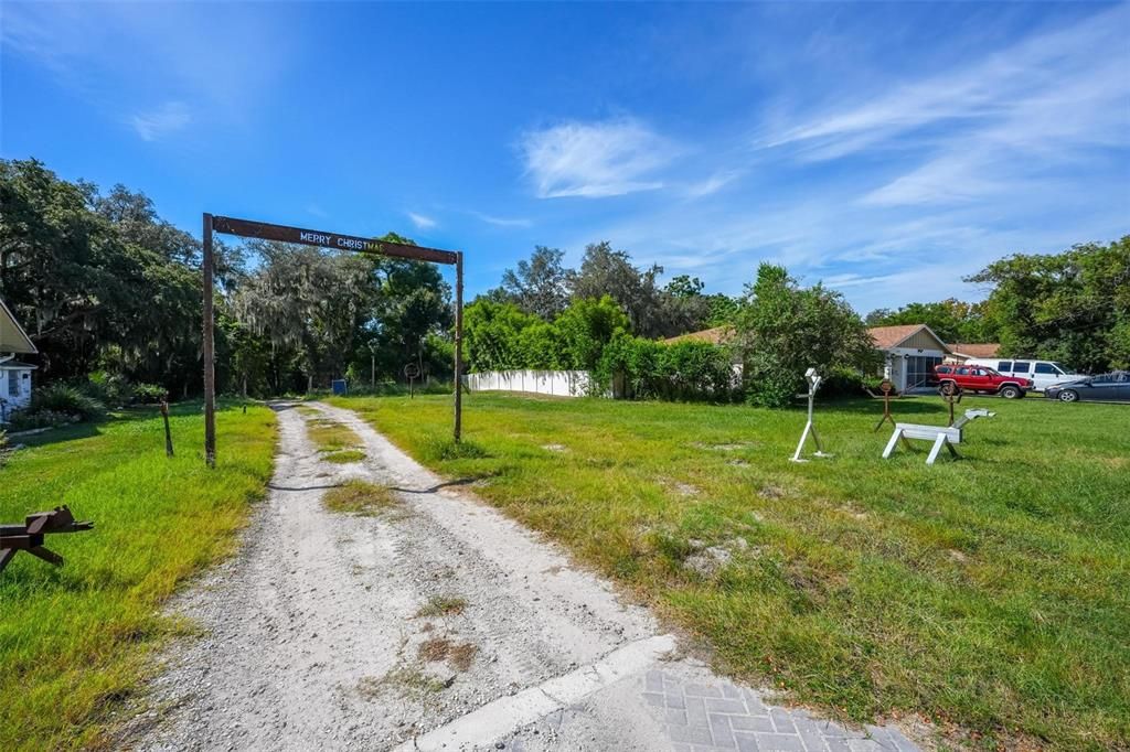 待售: $324,900 (3.03 acres)