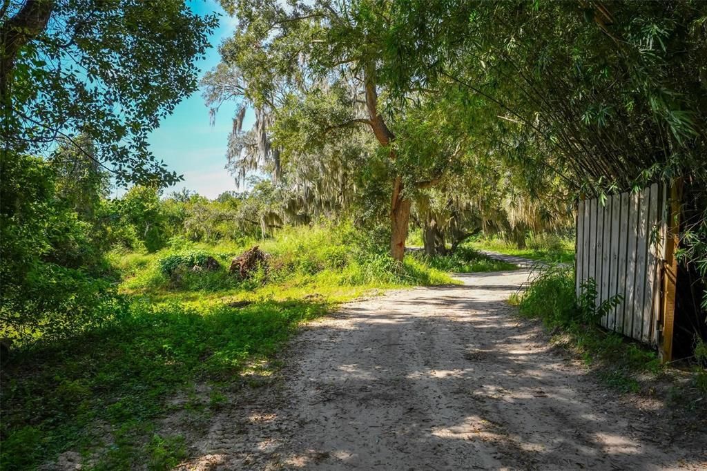 待售: $324,900 (3.03 acres)