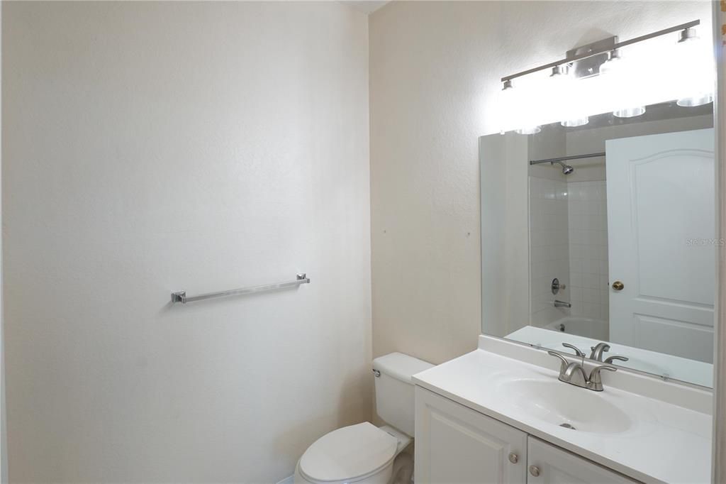 For Sale: $146,000 (1 beds, 1 baths, 661 Square Feet)