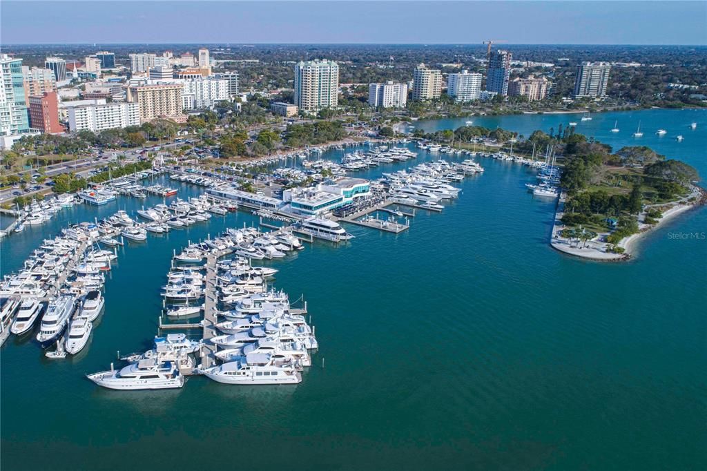 For Sale: $146,000 (1 beds, 1 baths, 661 Square Feet)