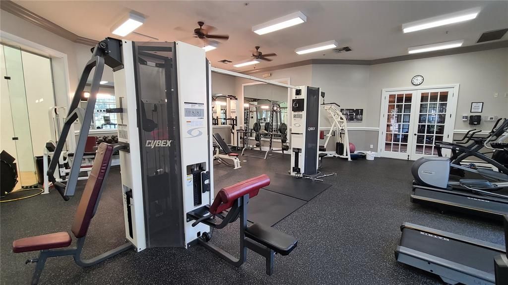 For Sale: $146,000 (1 beds, 1 baths, 661 Square Feet)