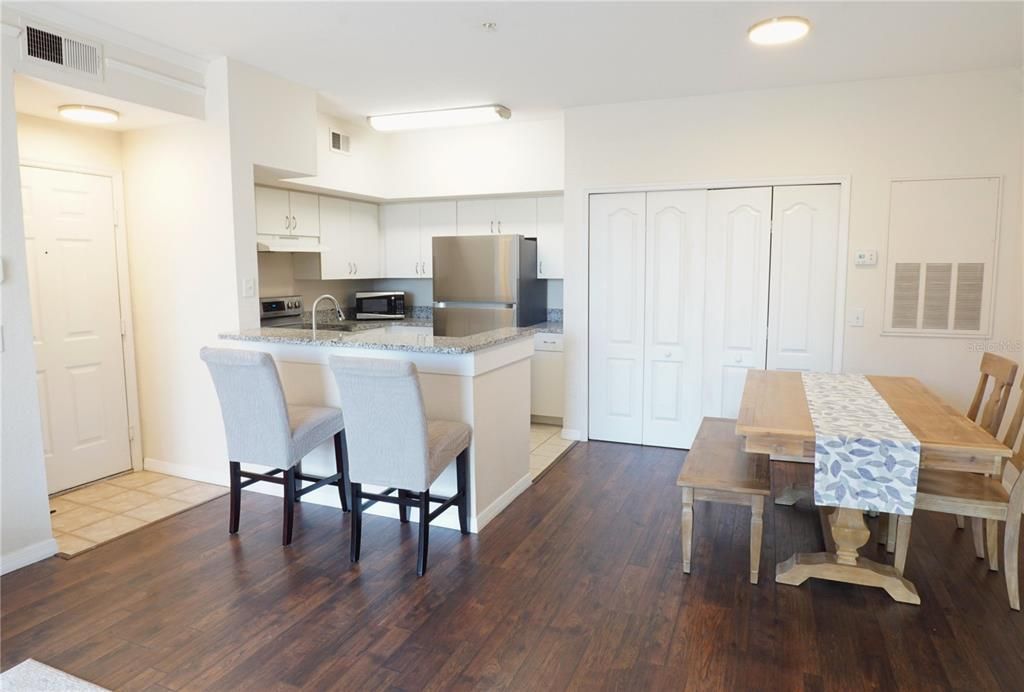 For Sale: $146,000 (1 beds, 1 baths, 661 Square Feet)