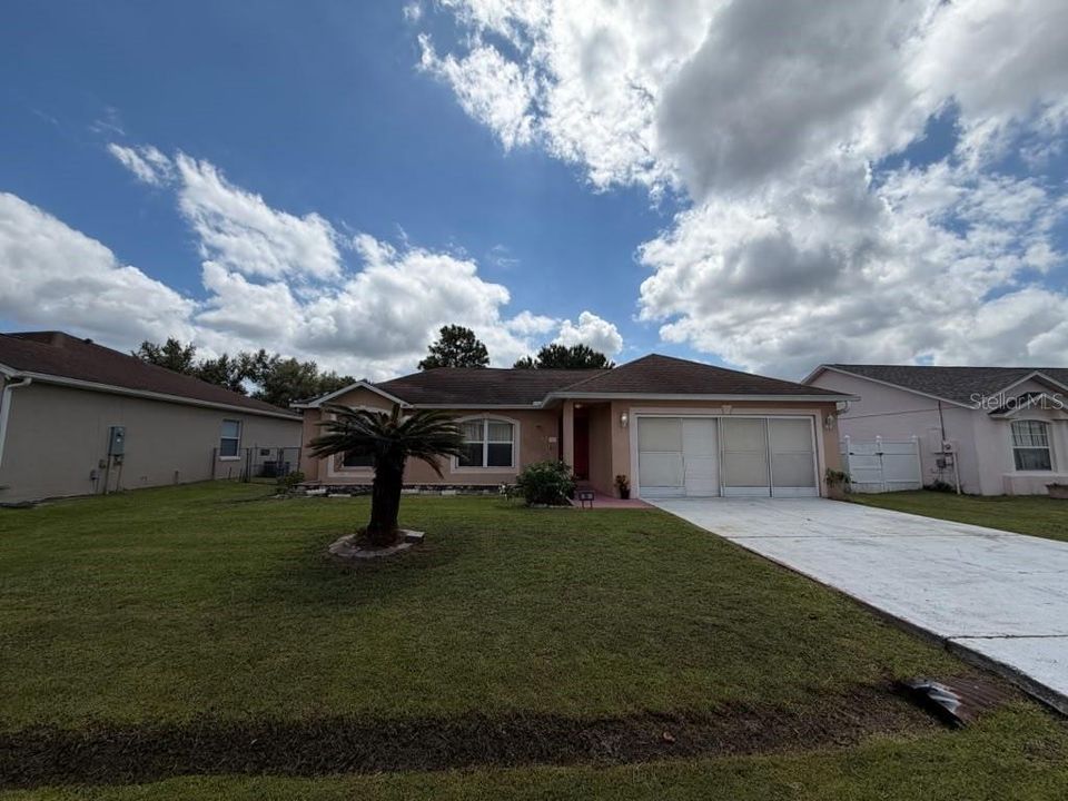 For Rent: $2,000 (4 beds, 2 baths, 1652 Square Feet)