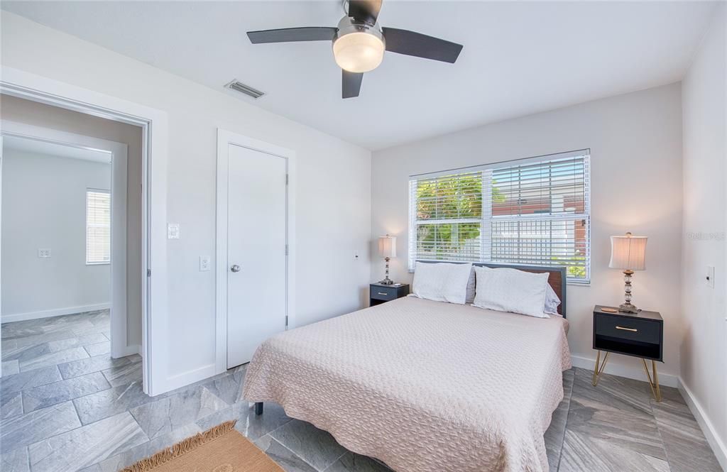 En Venta: $1,600,000 (5 camas, 3 baños, 2088 Pies cuadrados)