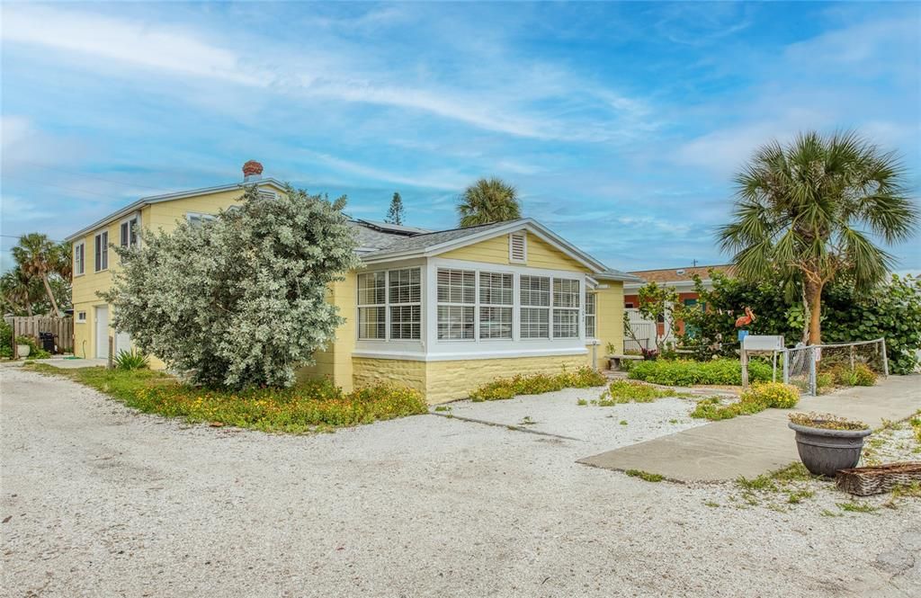 En Venta: $1,600,000 (5 camas, 3 baños, 2088 Pies cuadrados)