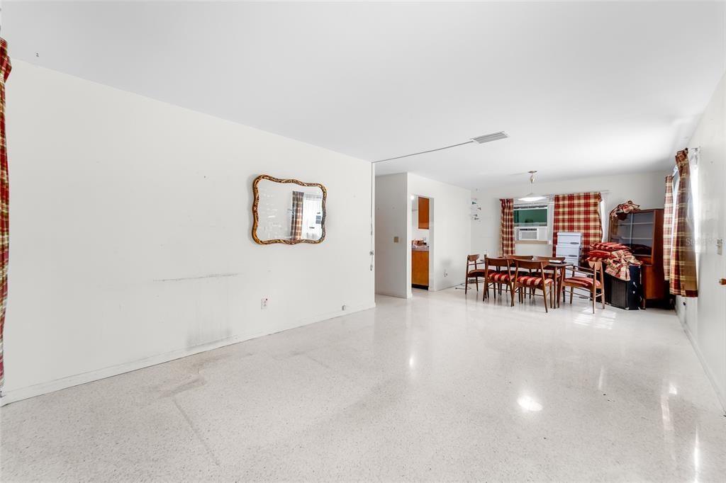 For Sale: $249,900 (3 beds, 2 baths, 1188 Square Feet)