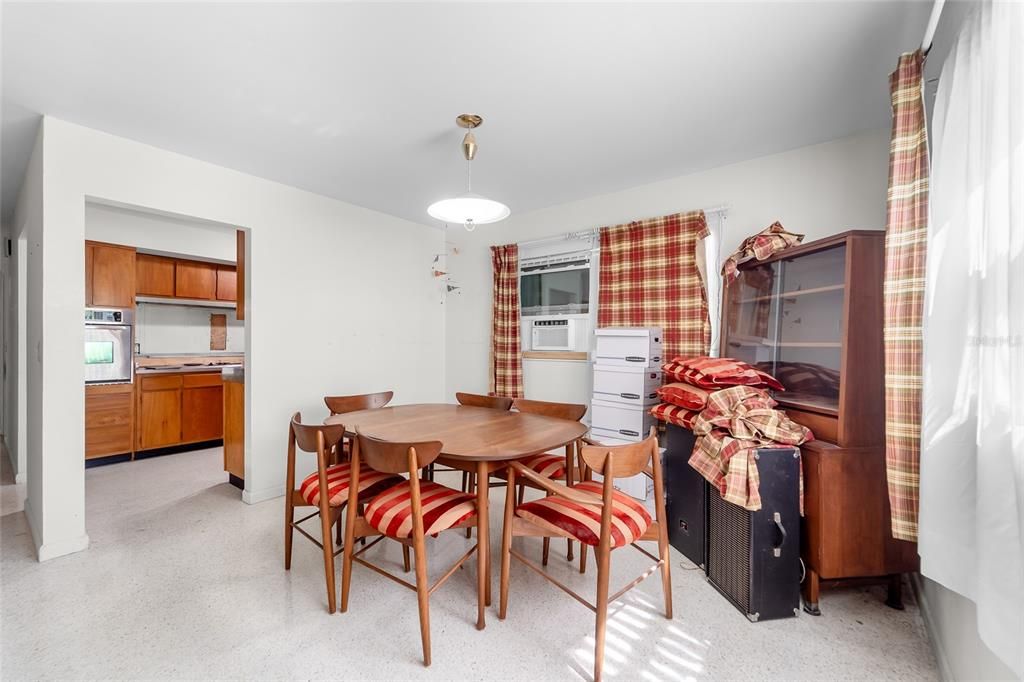 For Sale: $249,900 (3 beds, 2 baths, 1188 Square Feet)