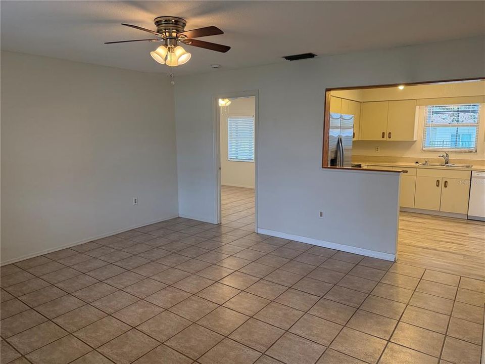 For Rent: $2,000 (2 beds, 2 baths, 1018 Square Feet)