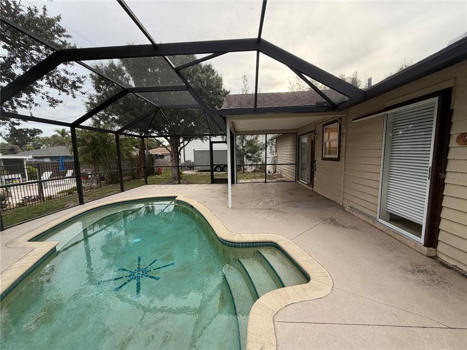For Rent: $2,000 (2 beds, 2 baths, 1018 Square Feet)