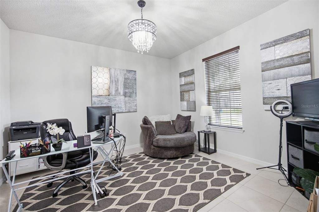 En Venta: $595,000 (4 camas, 2 baños, 2847 Pies cuadrados)