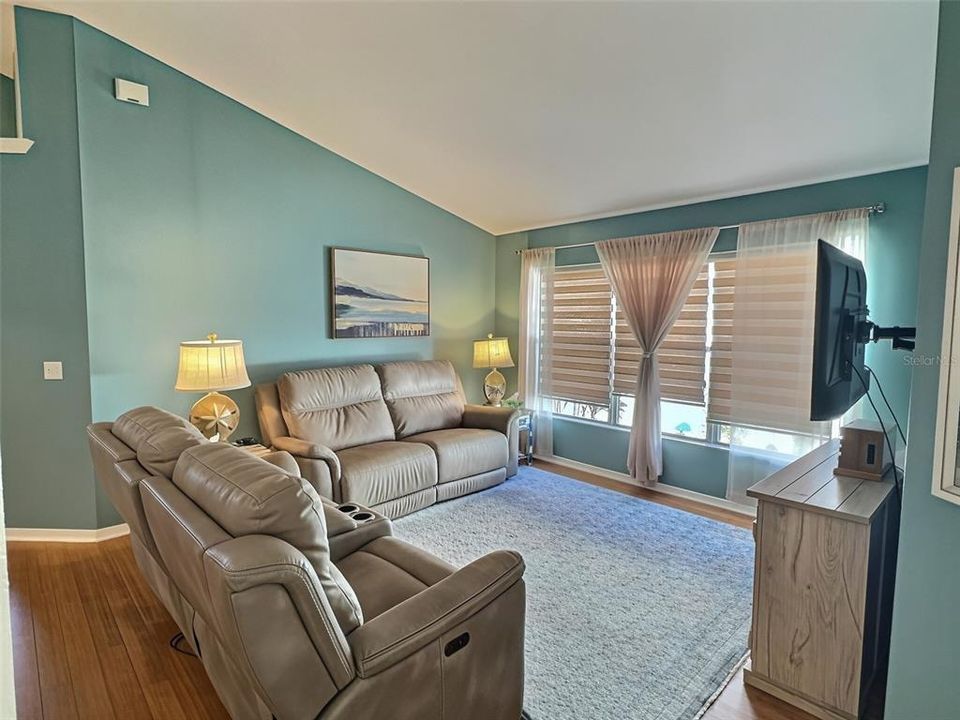 : $425,000 (4 beds, 2 baths, 2022 Square Feet)