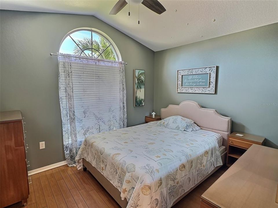 : $425,000 (4 beds, 2 baths, 2022 Square Feet)