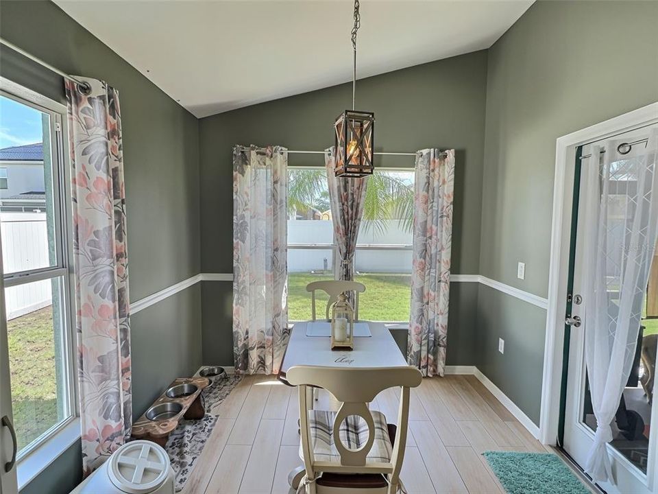 : $425,000 (4 beds, 2 baths, 2022 Square Feet)