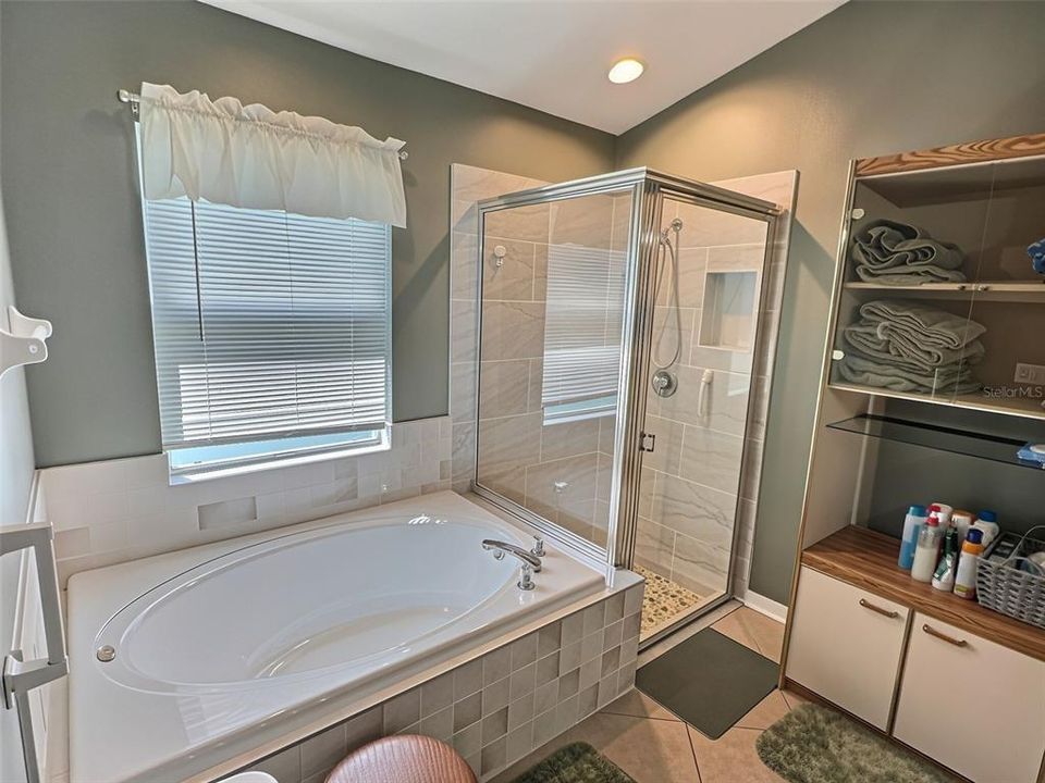 : $425,000 (4 beds, 2 baths, 2022 Square Feet)
