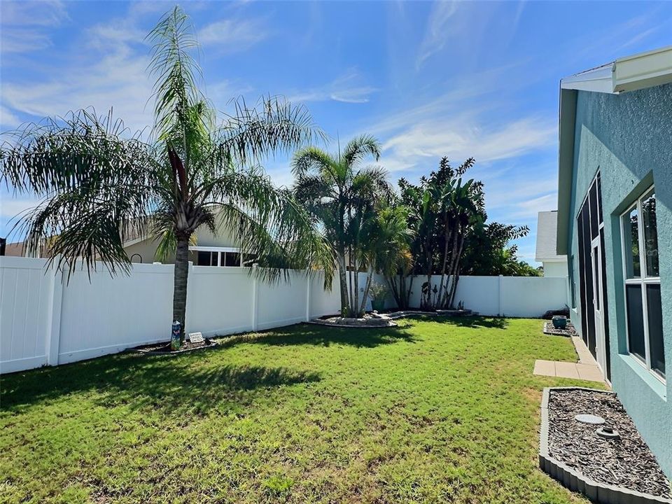 : $425,000 (4 beds, 2 baths, 2022 Square Feet)