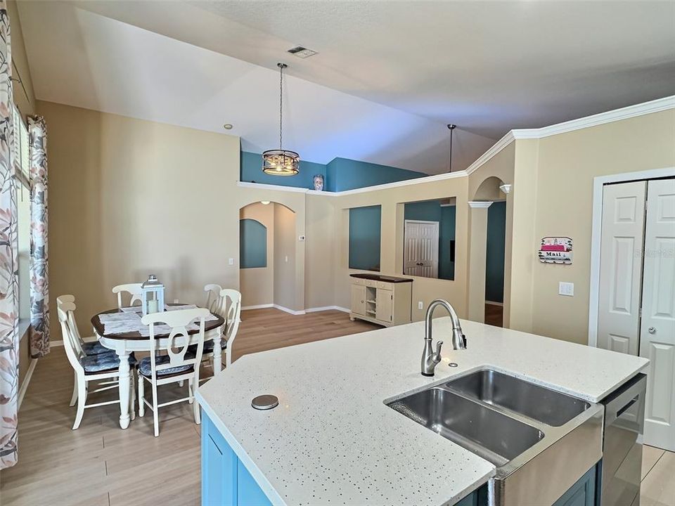 : $425,000 (4 beds, 2 baths, 2022 Square Feet)