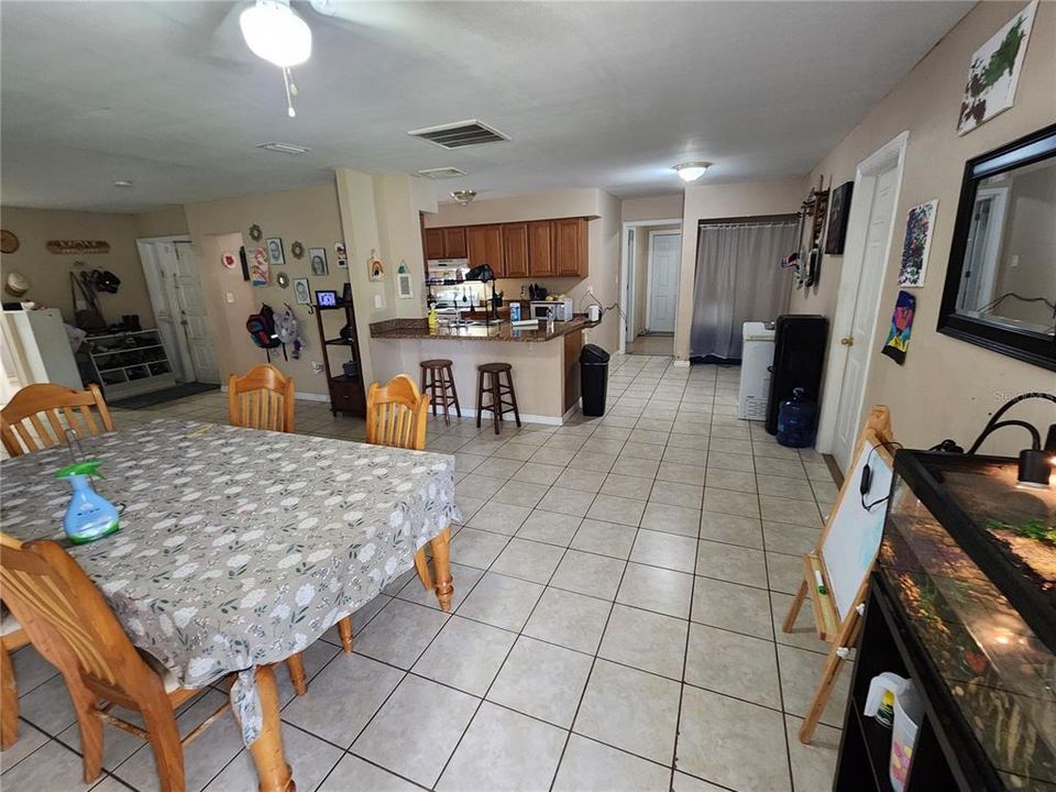 En Venta: $170,000 (2 camas, 2 baños, 2040 Pies cuadrados)
