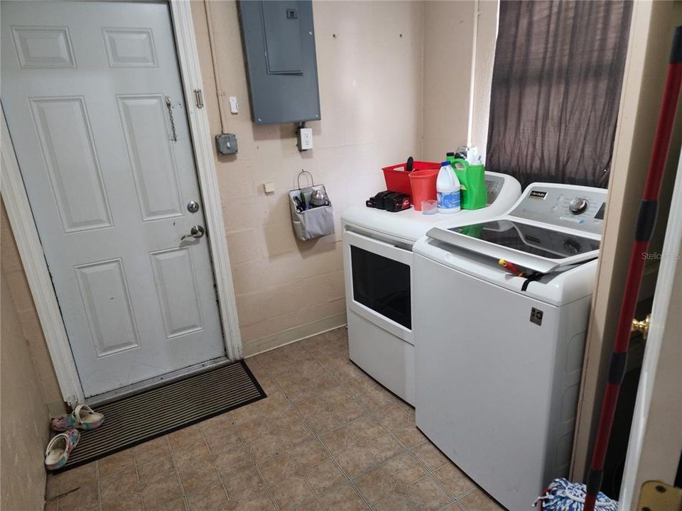 En Venta: $170,000 (2 camas, 2 baños, 2040 Pies cuadrados)