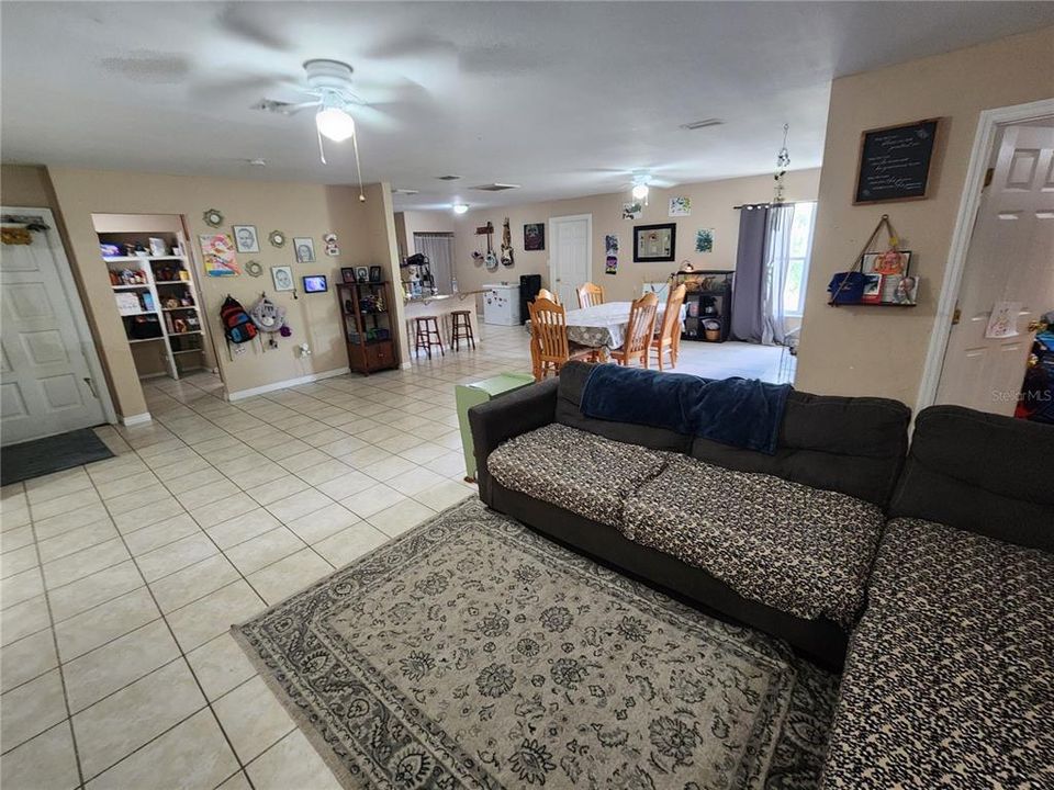 En Venta: $170,000 (2 camas, 2 baños, 2040 Pies cuadrados)