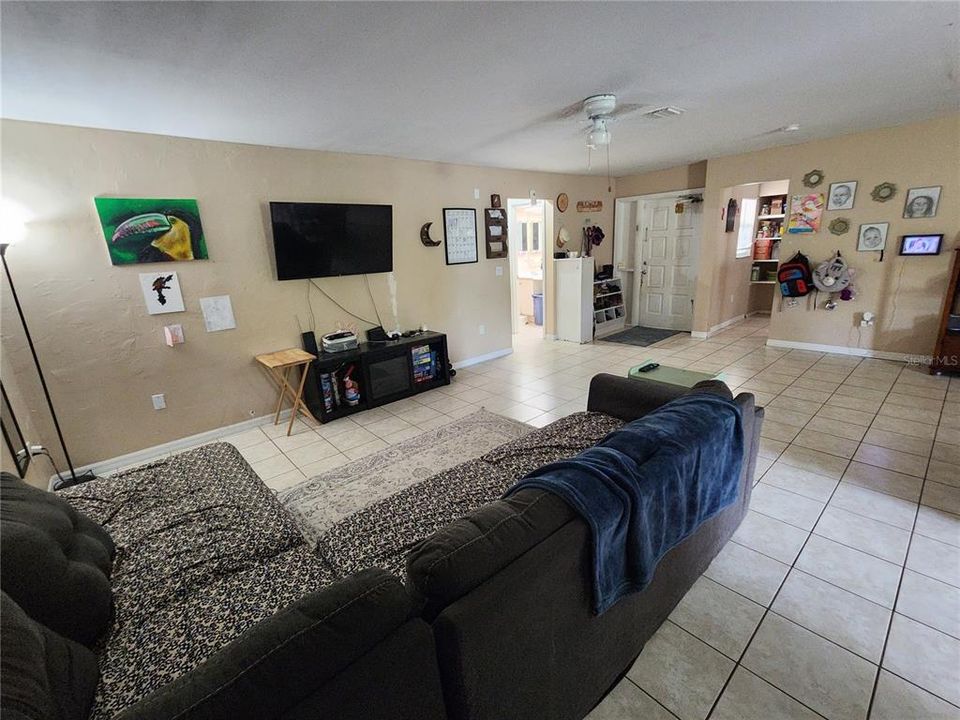 En Venta: $170,000 (2 camas, 2 baños, 2040 Pies cuadrados)