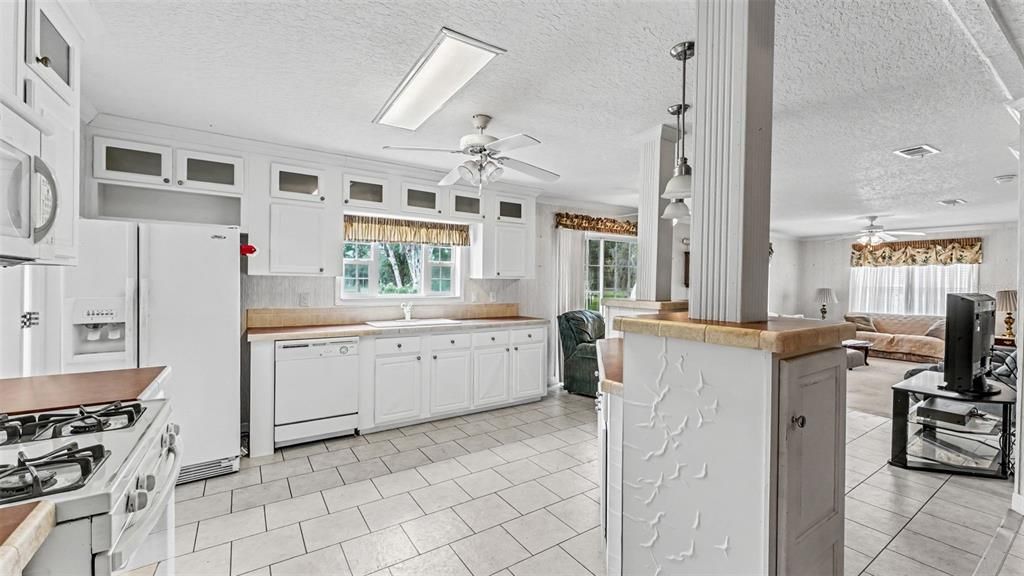 For Sale: $474,900 (3 beds, 2 baths, 1456 Square Feet)