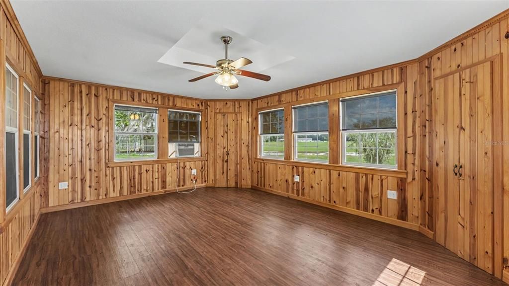 For Sale: $474,900 (3 beds, 2 baths, 1456 Square Feet)