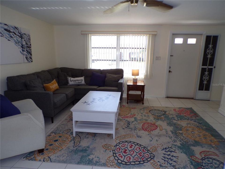 For Rent: $1,600 (2 beds, 2 baths, 1156 Square Feet)