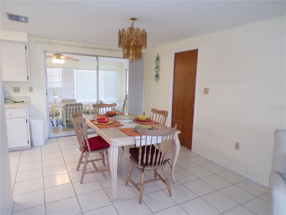 For Rent: $1,600 (2 beds, 2 baths, 1156 Square Feet)