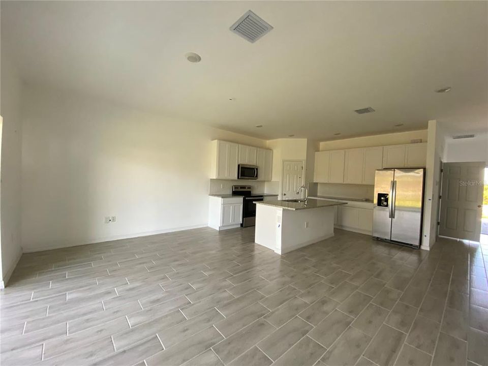 For Rent: $1,495 (3 beds, 2 baths, 1244 Square Feet)