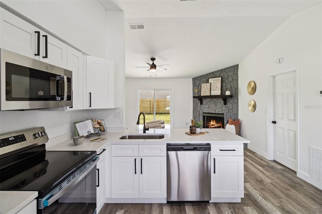 For Sale: $300,000 (3 beds, 2 baths, 1068 Square Feet)