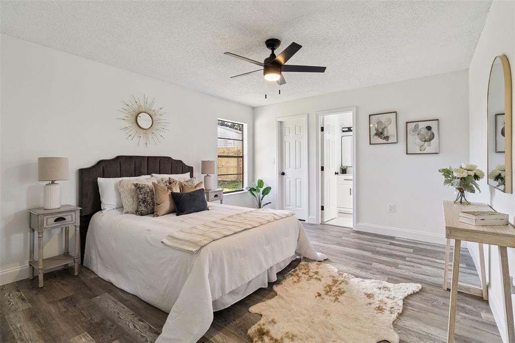 For Sale: $300,000 (3 beds, 2 baths, 1068 Square Feet)