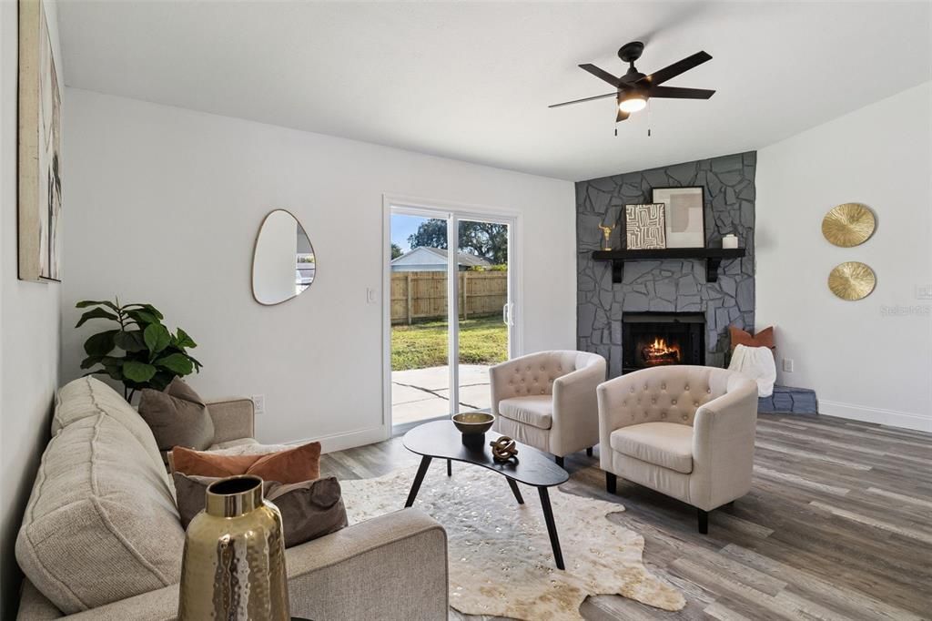 For Sale: $300,000 (3 beds, 2 baths, 1068 Square Feet)