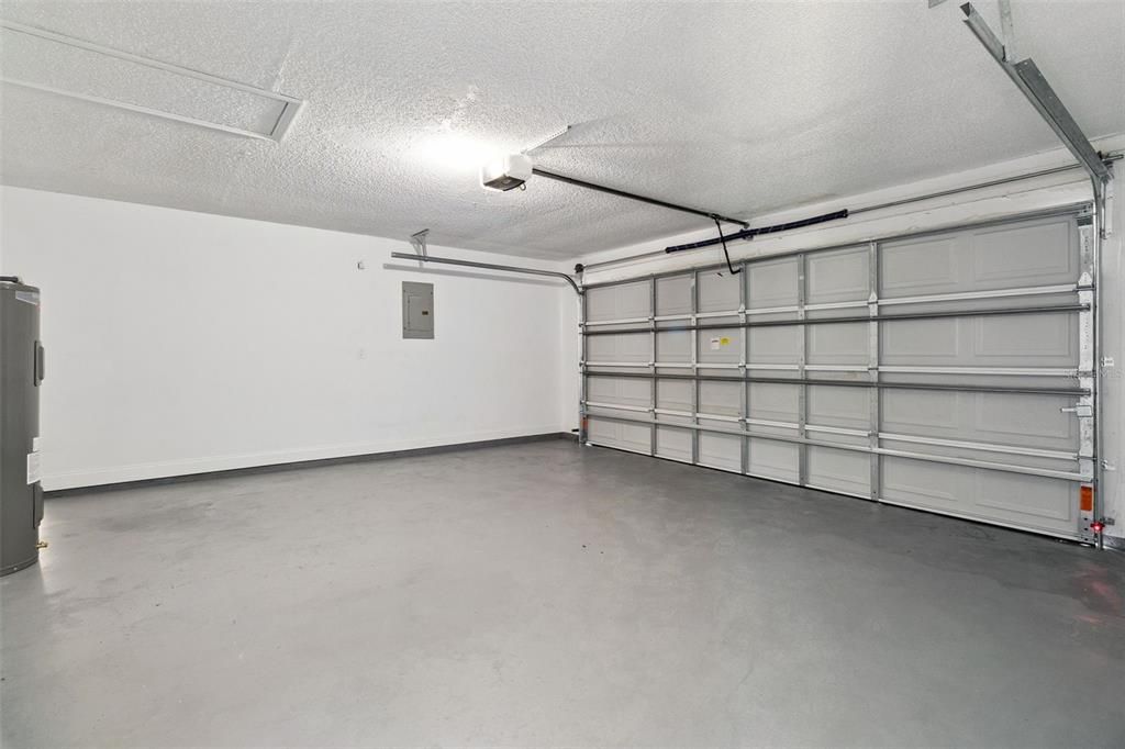 For Sale: $300,000 (3 beds, 2 baths, 1068 Square Feet)