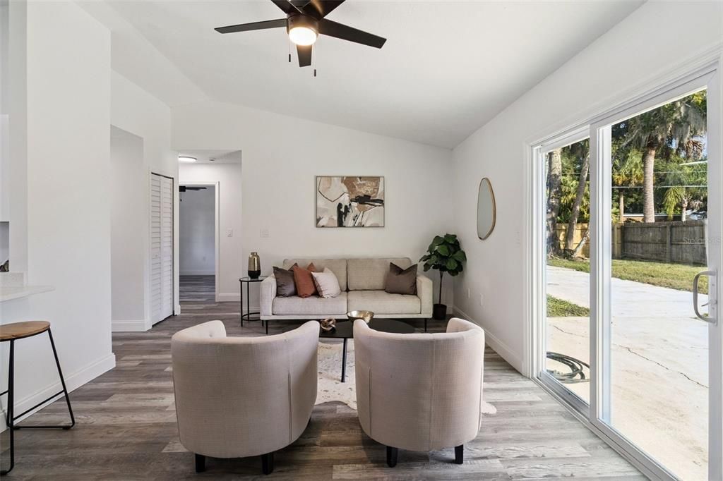For Sale: $300,000 (3 beds, 2 baths, 1068 Square Feet)