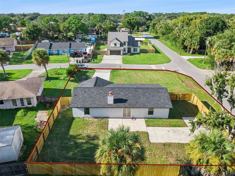 For Sale: $300,000 (3 beds, 2 baths, 1068 Square Feet)