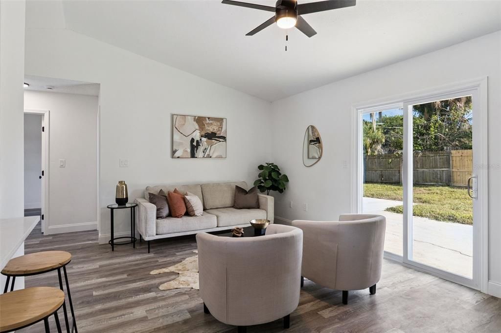 For Sale: $300,000 (3 beds, 2 baths, 1068 Square Feet)