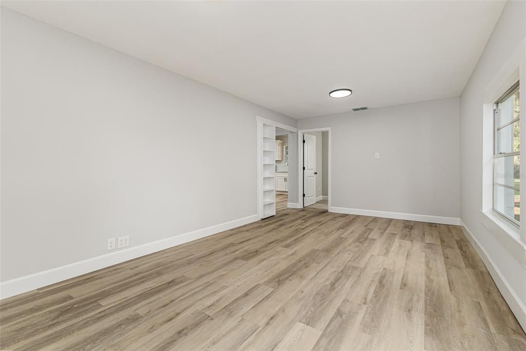 На продажу: $239,950 (3 спален, 2 ванн, 1334 Квадратных фут)