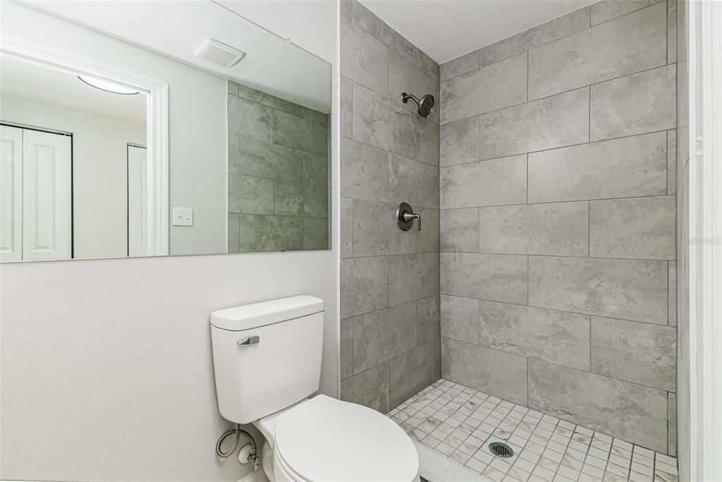 На продажу: $239,950 (3 спален, 2 ванн, 1334 Квадратных фут)