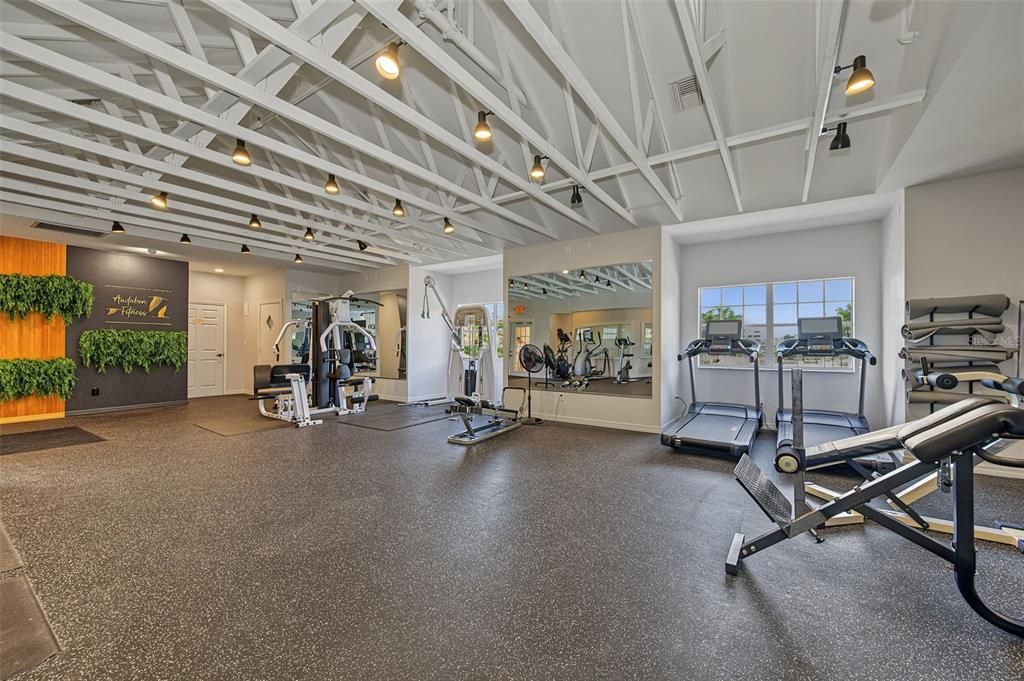 For Sale: $159,900 (1 beds, 1 baths, 721 Square Feet)