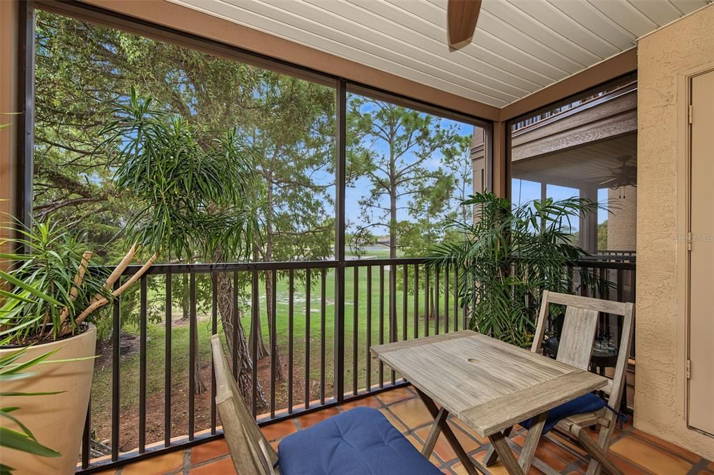 For Sale: $159,900 (1 beds, 1 baths, 721 Square Feet)