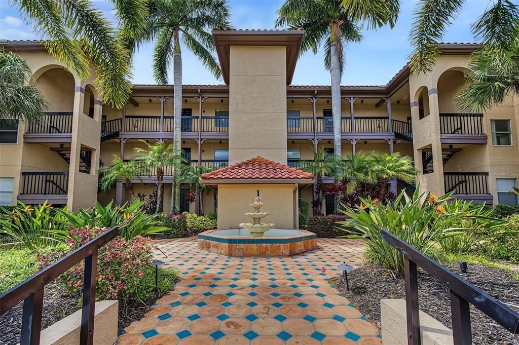 For Sale: $159,900 (1 beds, 1 baths, 721 Square Feet)