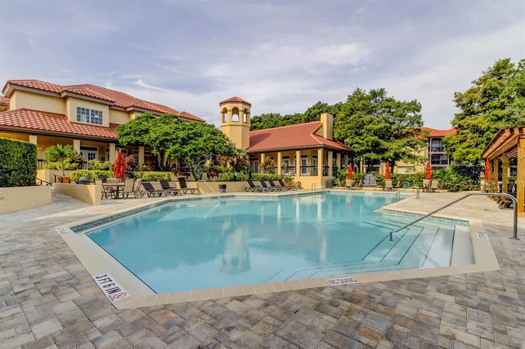 For Sale: $159,900 (1 beds, 1 baths, 721 Square Feet)