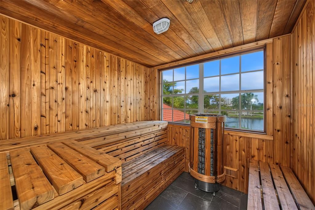 For Sale: $159,900 (1 beds, 1 baths, 721 Square Feet)